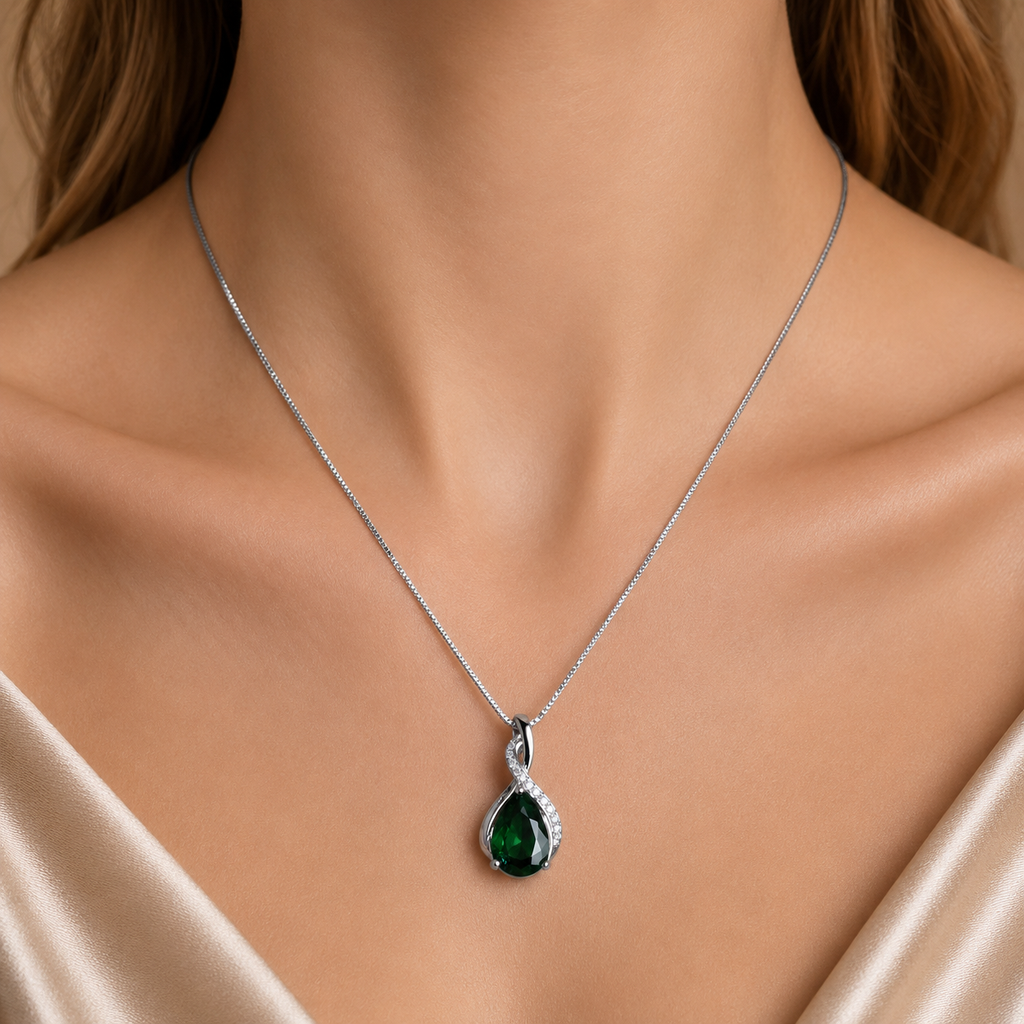 Emeralisse Green Crystal Pendant – Elegant Artificial Necklace, Harmony & Luxury Symbol