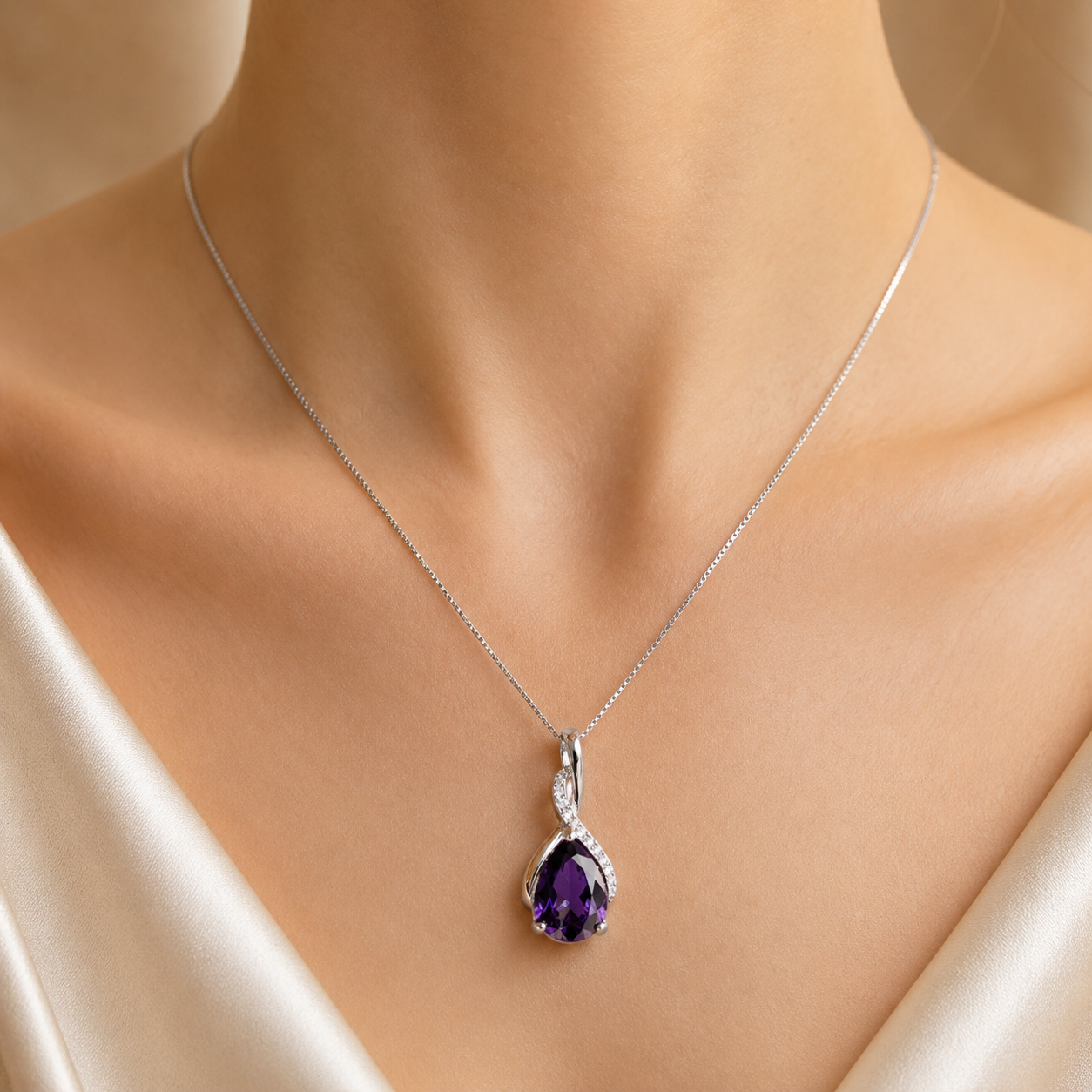 Violetta Purple Crystal Pendant – Elegant Artificial Necklace, Grace & Royal Elegance Symbol